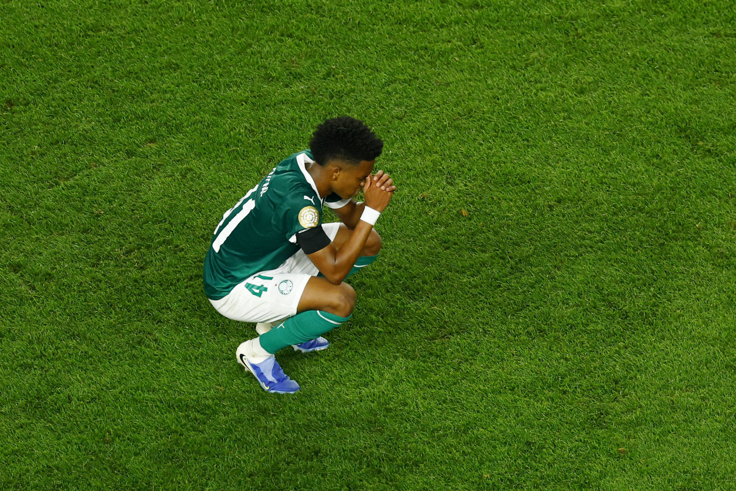 Estêvão deixa o Palmeiras com 'o coração quebrado' após eliminação na Copa