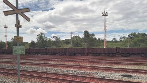 Trilhos da Estrada de Ferro Carajás em São Luís (MA)