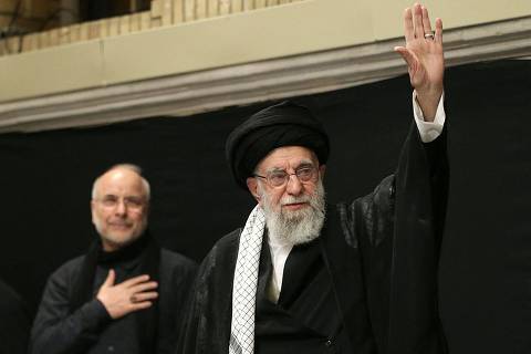 Líder supremo do Irã aparece em público pela 1ª vez após guerra com Israel; veja vídeo