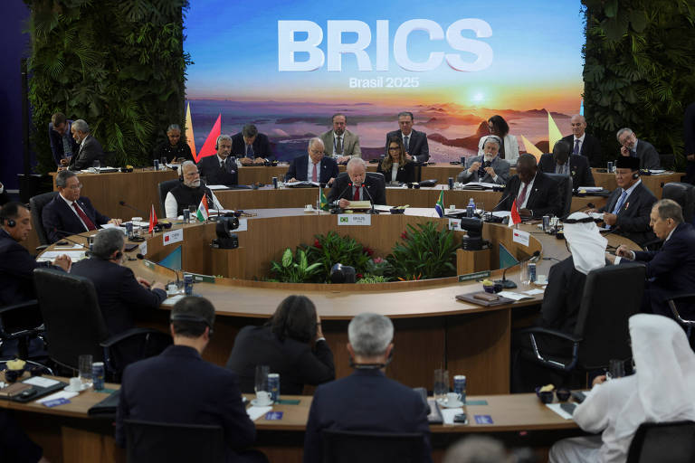 Lula critica Otan por aumento de gastos militares e fala em falta de prioridade