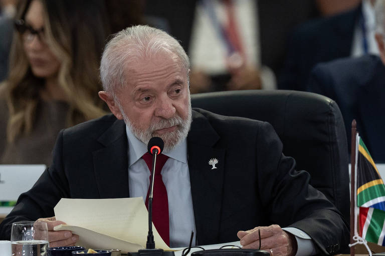 Lula reage a post de Trump sobre Bolsonaro e diz que não aceita interferência