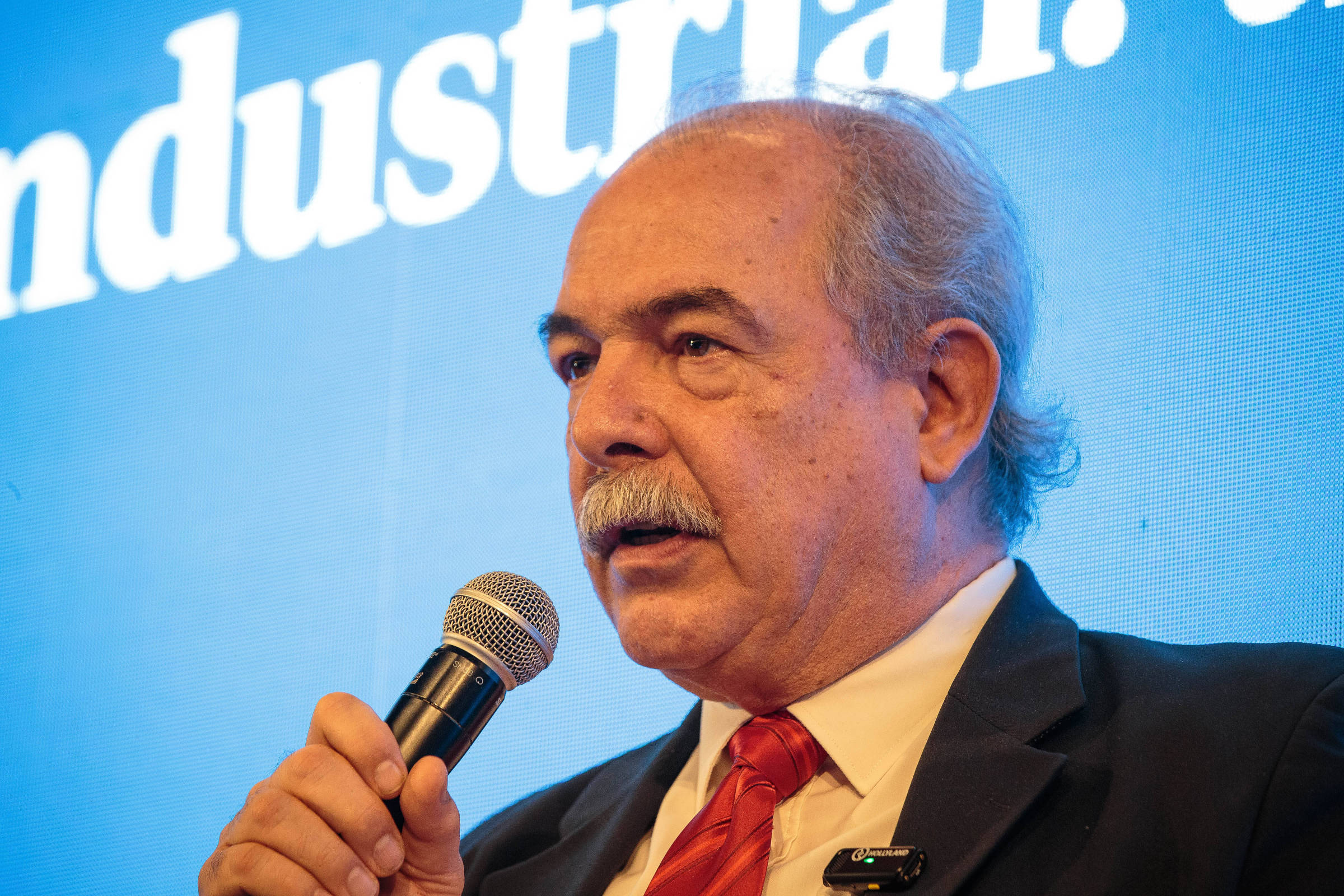 Crédito do BNDES para exportações de empresas bate R$ 6,8 bi no 1º semestre