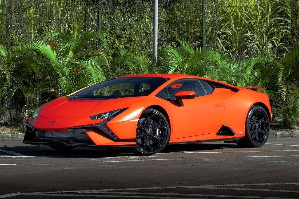 Ministério da Justiça faz leilão com avião, Lamborghini e diamantes
