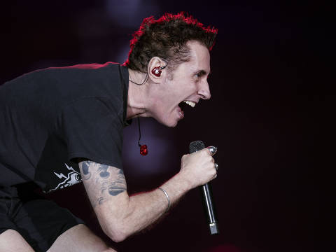 RIO DE JANEIRO, RJ, BRASIL, 22-09-2024: Show para sempre Rock, com Capital Inicial, Detonautas, NX Zero, Pitty, Rogério Flausino, Toni Garrido, no palco Mundo, durante o terceiro dia do segundo final de semana do festival Rock in Rio, no Parque Olímpido, na zona oeste do Rio de Janeiro. (Foto: Eduardo Anizelli/Folhapress, ILUSTRADA)