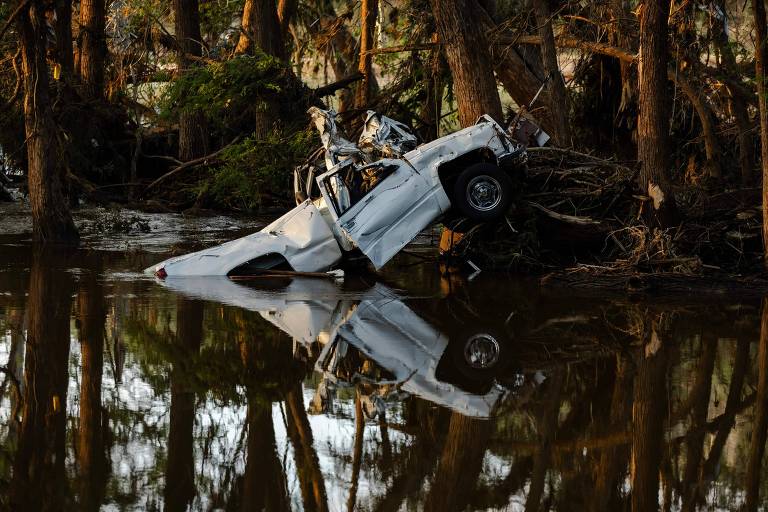 Mortes após inundações no Texas vão a 111; 161 pessoas seguem desaparecidas