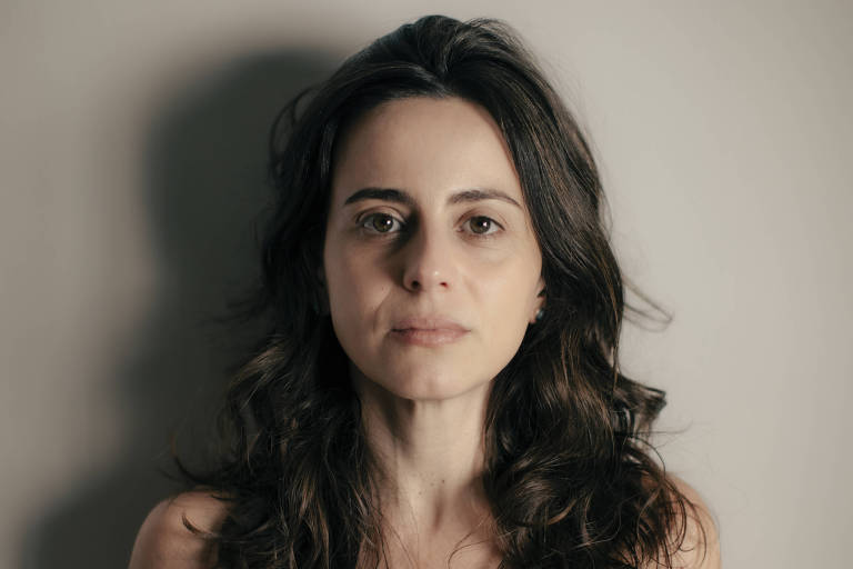 Livro resgata ossadas da vala de Perus para dialogar com Brasil do passado e presente