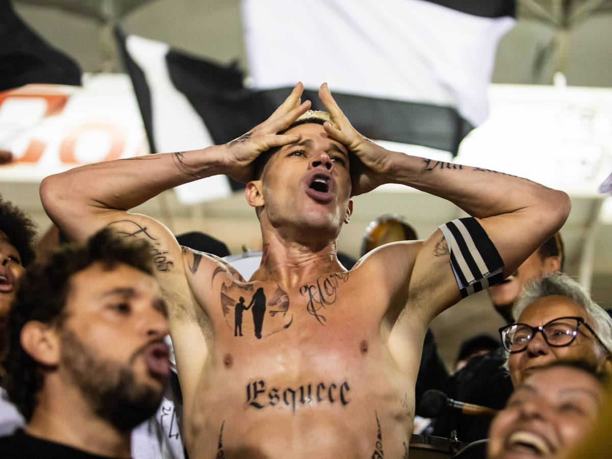 Cena da primeira temporada da série Jogo Cruzado com José Loreto como Matheus Reis