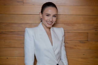 Larissa Manoela participa de lanamento de 
