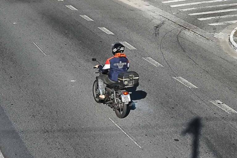 Prefeitura flagra 185 placas falsas por dia em circulação na cidade de SP