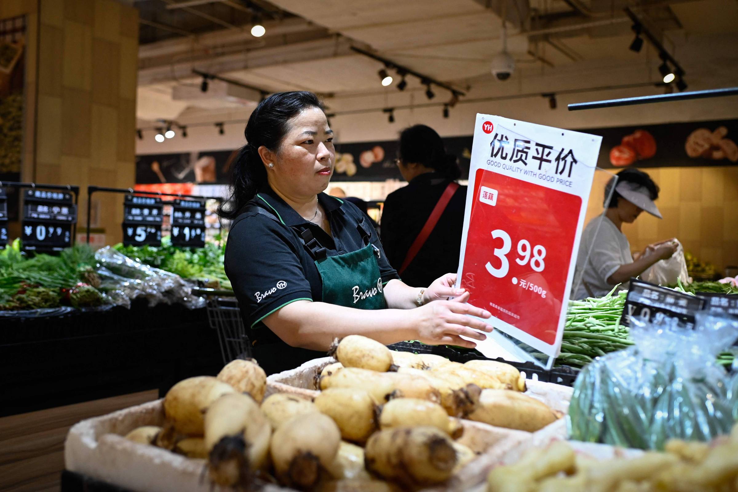 Inflação na China sobe pela primeira vez em cinco meses