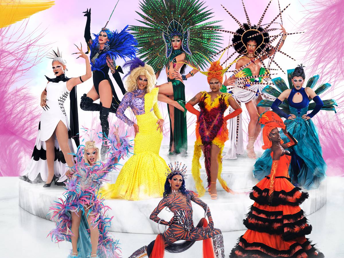 Participantes da segunda temporada do Drag Race Brasil posam para foto