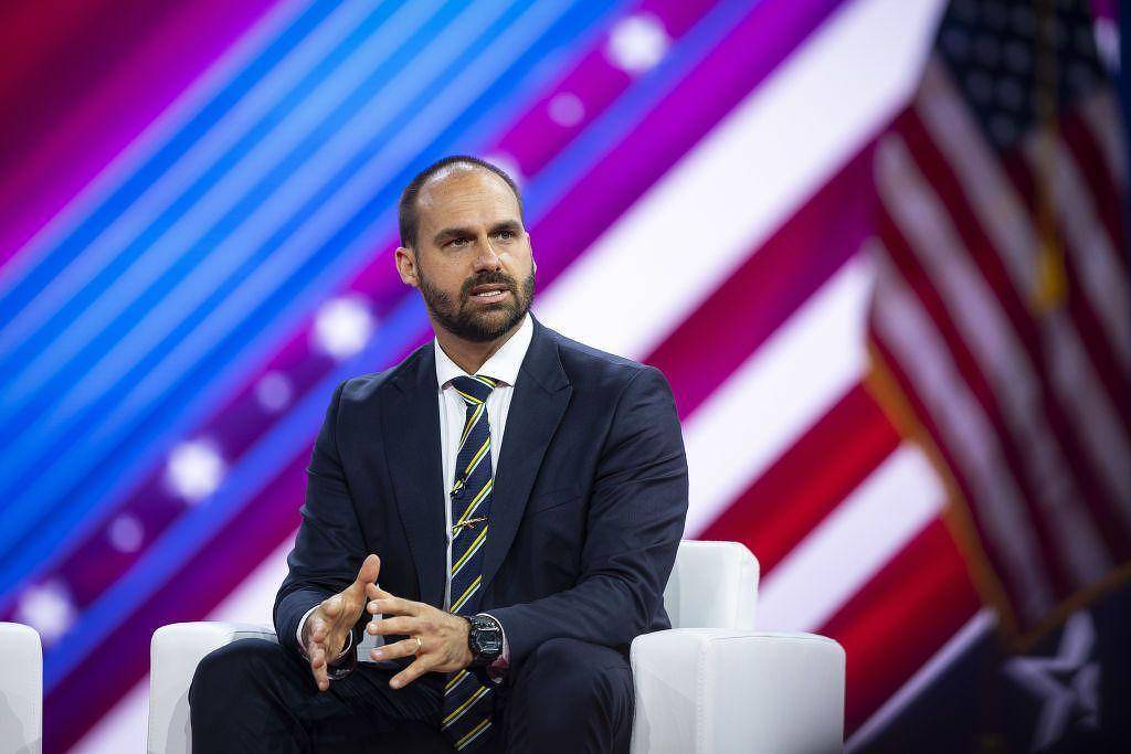 Boulos pede à PF que Eduardo Bolsonaro seja demitido da instituição por atuação nos EUA