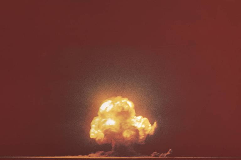 Há 80 anos, 1ª explosão de uma bomba atômica marcou o início de uma nova era