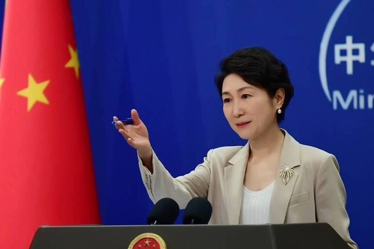 A porta-voz Mao Ning, do Ministério das Relações Exteriores da China, durante entrevista coletiva em Pequim, em 10 de julho de 2025