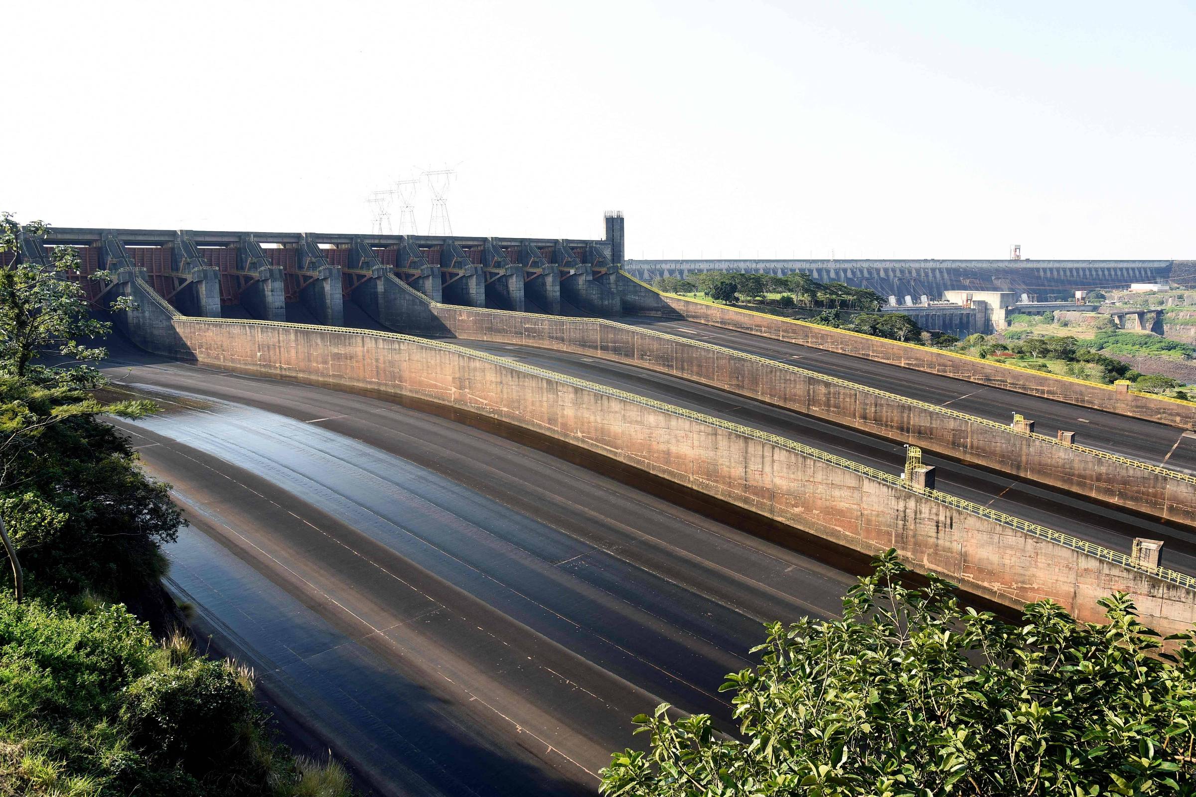 Brasil pressiona Paraguai e quer antecipar energia mais barata para 2026