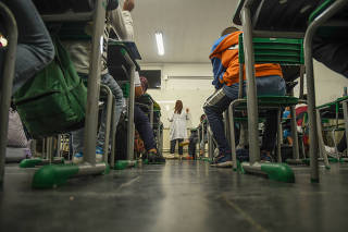 Aula na escola Orlando Geríbola, em Osasco (SP)