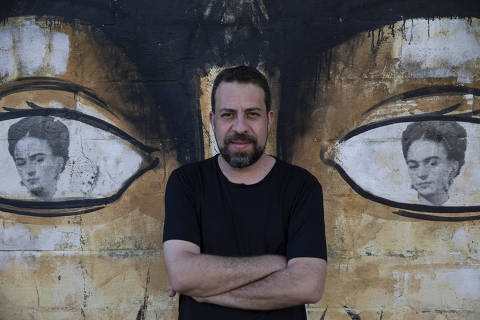 Boulos aciona PGR contra Tarcísio por suposta tentativa de ajudar fuga de Bolsonaro