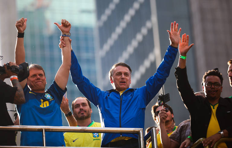 Aliado e ex-ministro de Jair Bolsonaro, cujo processo criminal serviu de pretexto às tarifas, Tarcísio admite o impacto negativo das medidas, critica o governo Lula e diz que é preciso negociar