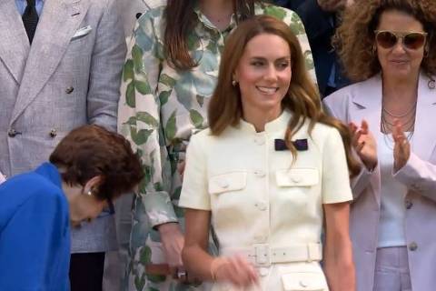 Kate Middleton é aplaudida em evento de tênis