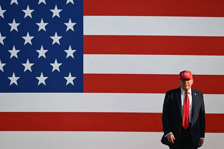 Governo Trump aprova plano de taxa extra de US$ 250 para vistos de turista