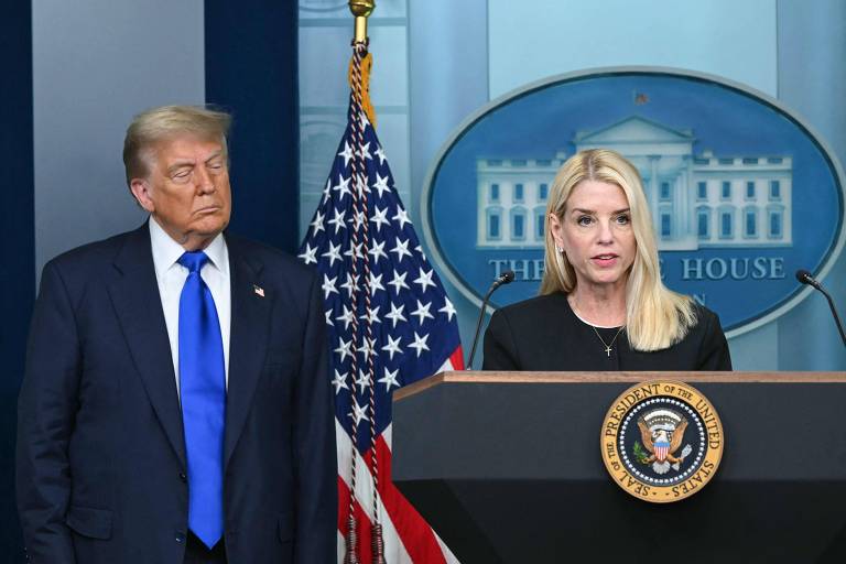 Governo Trump arquiva caso contra médico antivacina acusado de destruir doses