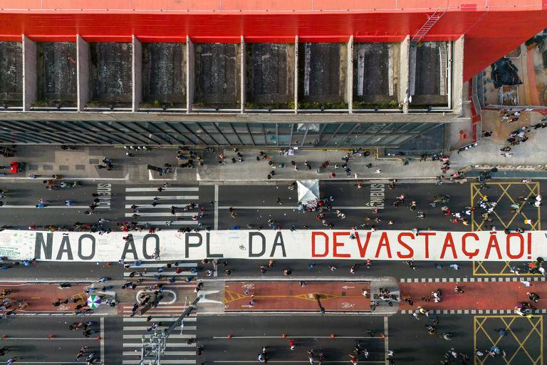 Manifestação na avenida Paulista pede veto ao PL do licenciamento ambiental
