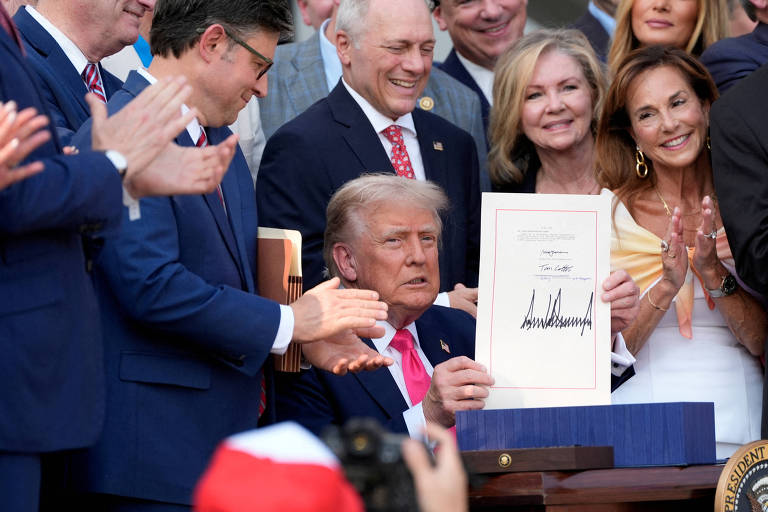 Suprema Corte dos EUA dá aval para cortes de Trump no Departamento de Educação