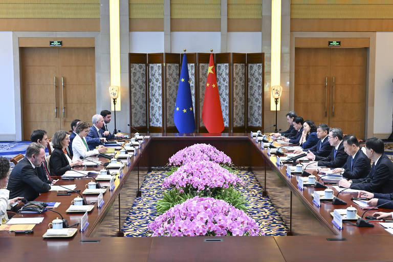 China avança diante de recuo diplomático dos Estados Unidos, diz relatório