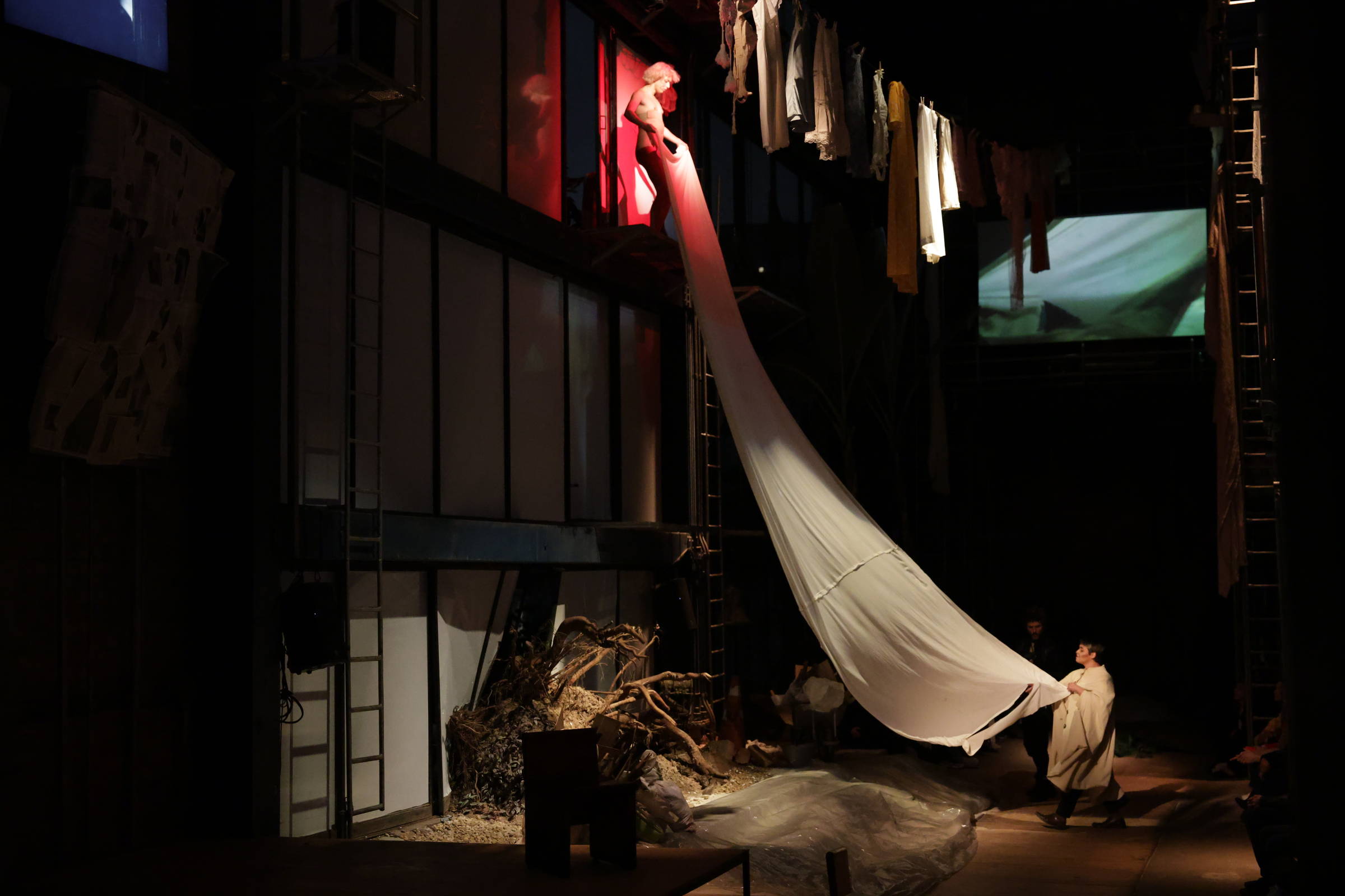 Palco e plateia se misturam na estrutura do Oficina, melhor teatro experimental de SP