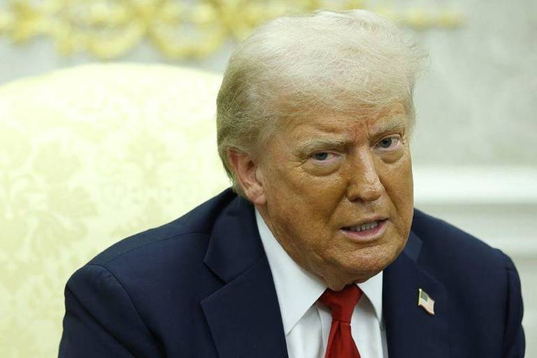 Estou decepcionado, mas ainda não desisti de Putin, diz Trump à BBC