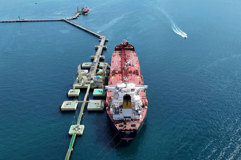 Subsidiária da Petrobras paga R$ 24,5 mi por vazamento de petróleo em Angra dos Reis em 2015