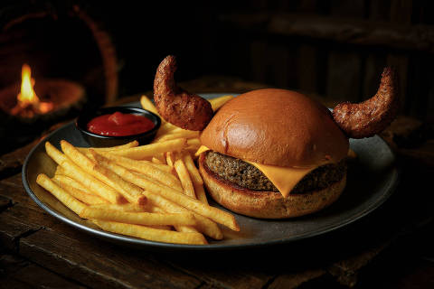 Guerreirinho burger, do Vikings, restaurante temático no Tatuapé