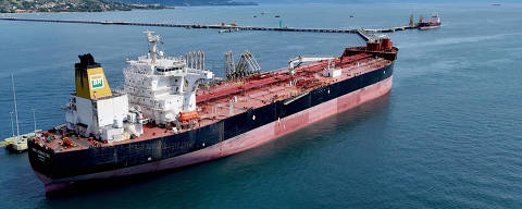 A drone view of an oil tanker at Petrobras distribution terminal operated by Transpetro, the largest oil and gas transportation company of Brazil in Sao Sebastiao, in the state of Sao Paulo, Brazil January 4, 2025. REUTERS/Jorge Silva ORG XMIT: PPPJSI03