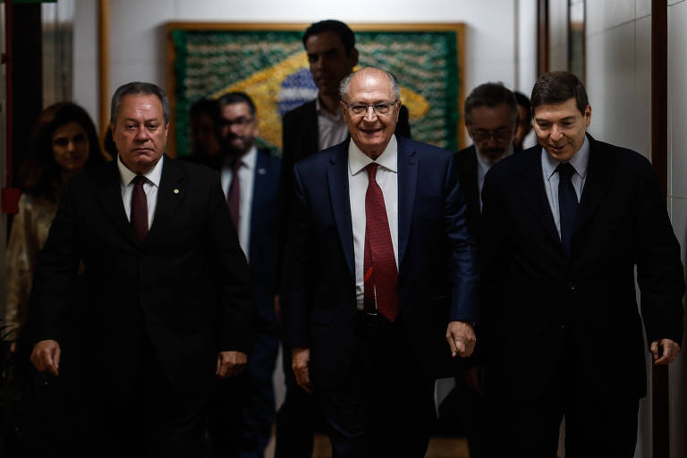Governo Lula cita indignação em carta aos EUA e diz estar pronto para negociar solução 'mutuamente aceitável'
