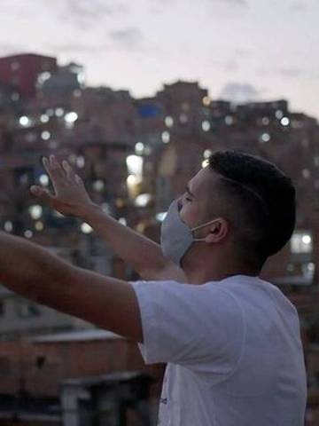 Cena do filme 'Apocalipse nos trópicos', de Petra Costa