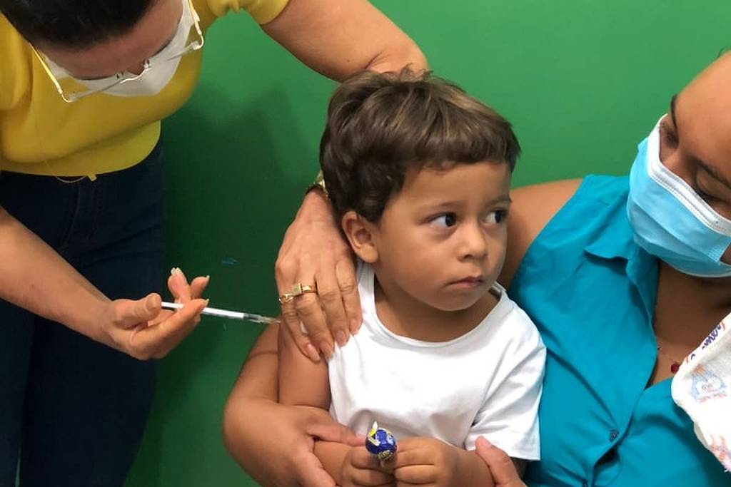 Por que o Brasil voltou ao ranking de crianças sem vacina, mesmo com melhora na cobertura