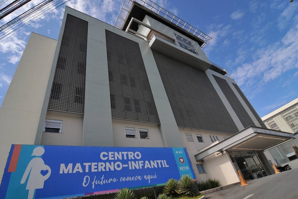 Menina de 12 anos grávida de oito meses morre após parto de emergência na Grande BH