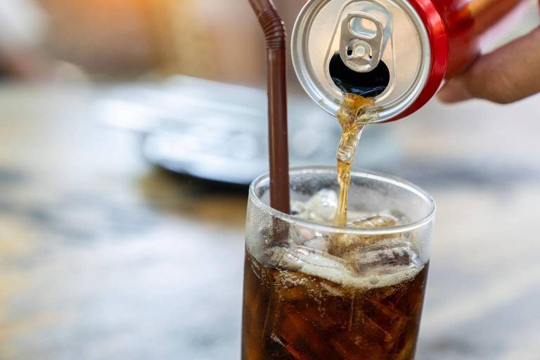 Como Trump quer mudar receita da Coca-Cola nos EUA