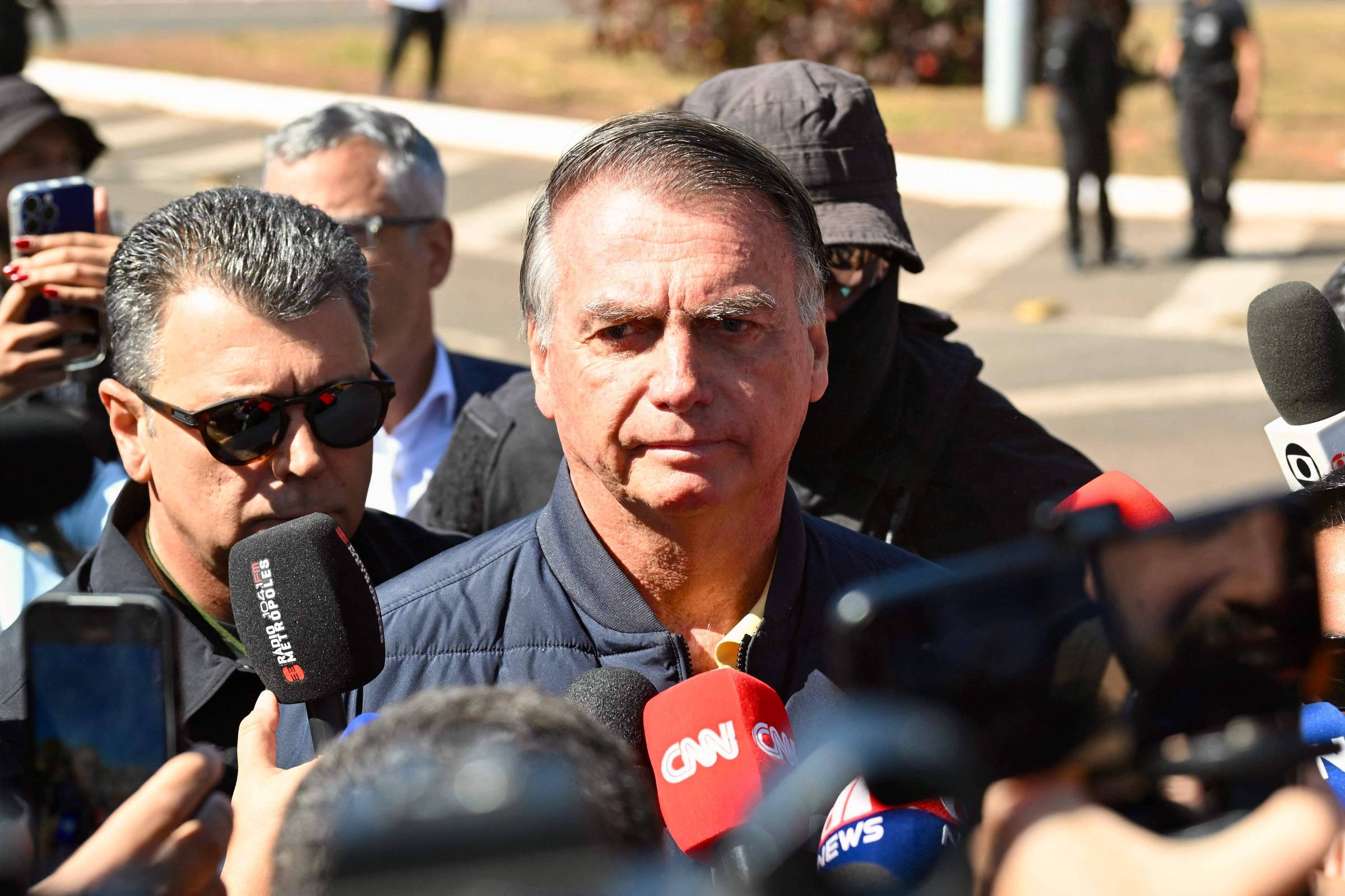 Grupo alinhado a Lula diz que ação contra Bolsonaro não é 'dia de festa'