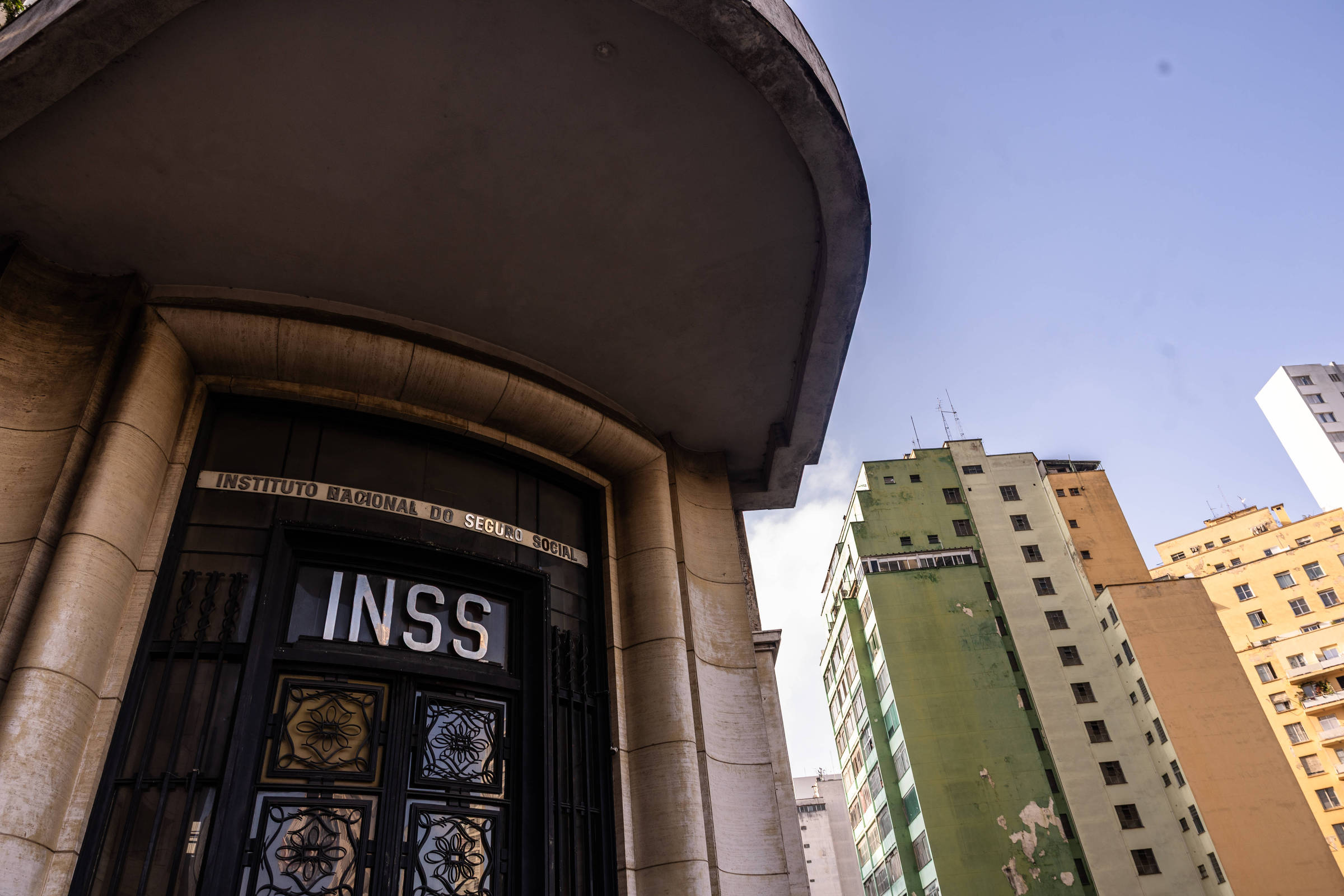 Desfaçatez política está a serviço do INSS