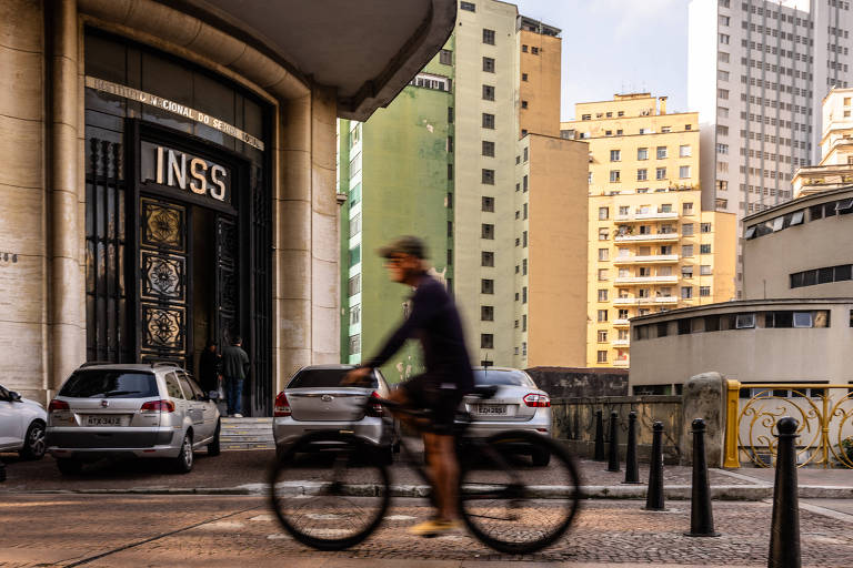 Aposentado com ação na Justiça deve fazer as contas antes de aceitar acordo do INSS