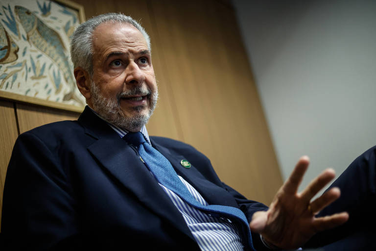 Tarifas de Trump, guerras e eleições pressionam COP30, diz presidente da conferência