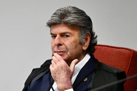 Fux vota contra tornozeleira para Bolsonaro, fica isolado, e medida é confirmada por 4 a 1