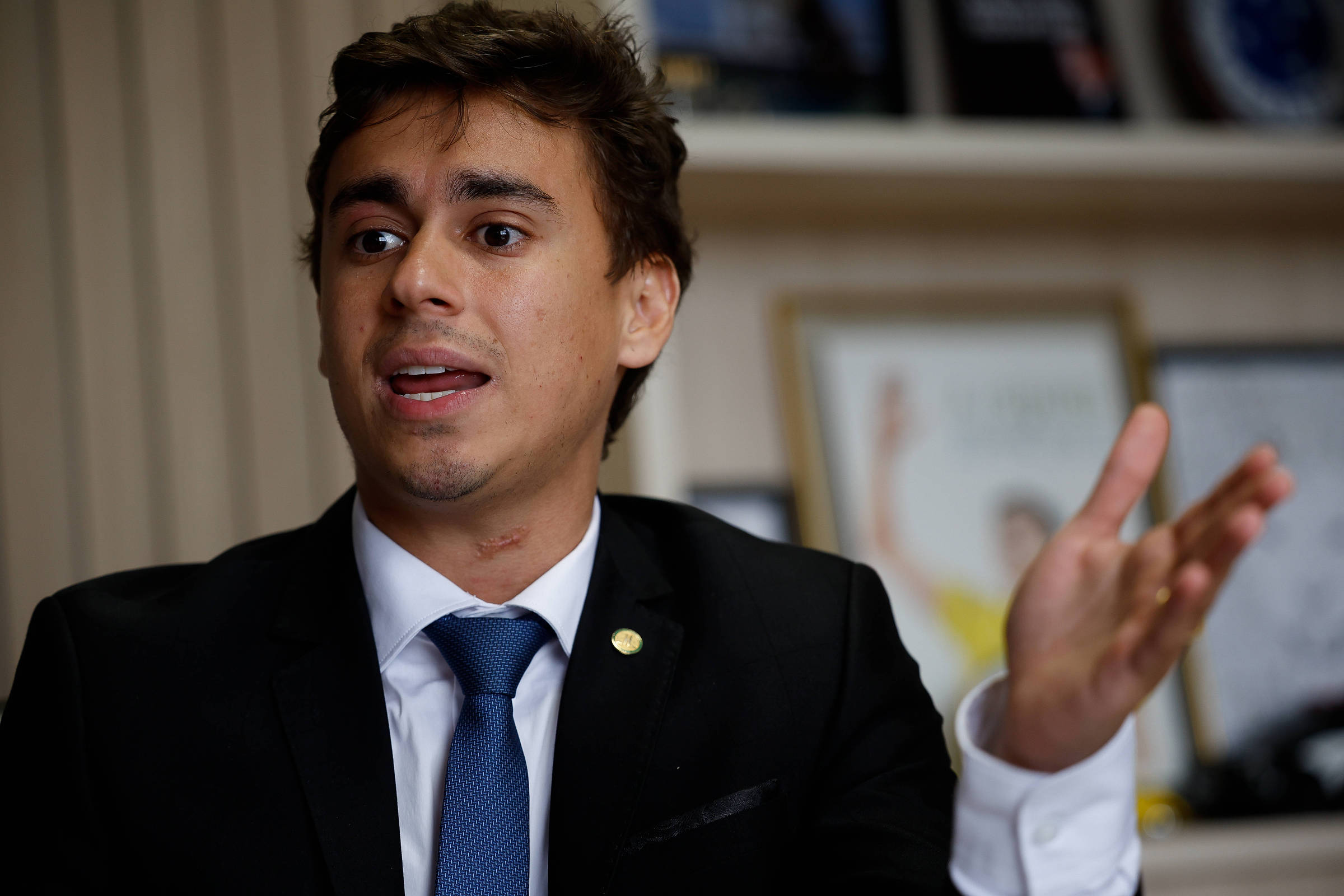 Nikolas cita entrevistas de Lula e Fernandinho Beira-Mar para defender Bolsonaro