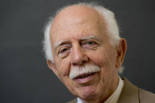 ENTREVISTA COM WALTER CENEVIVA