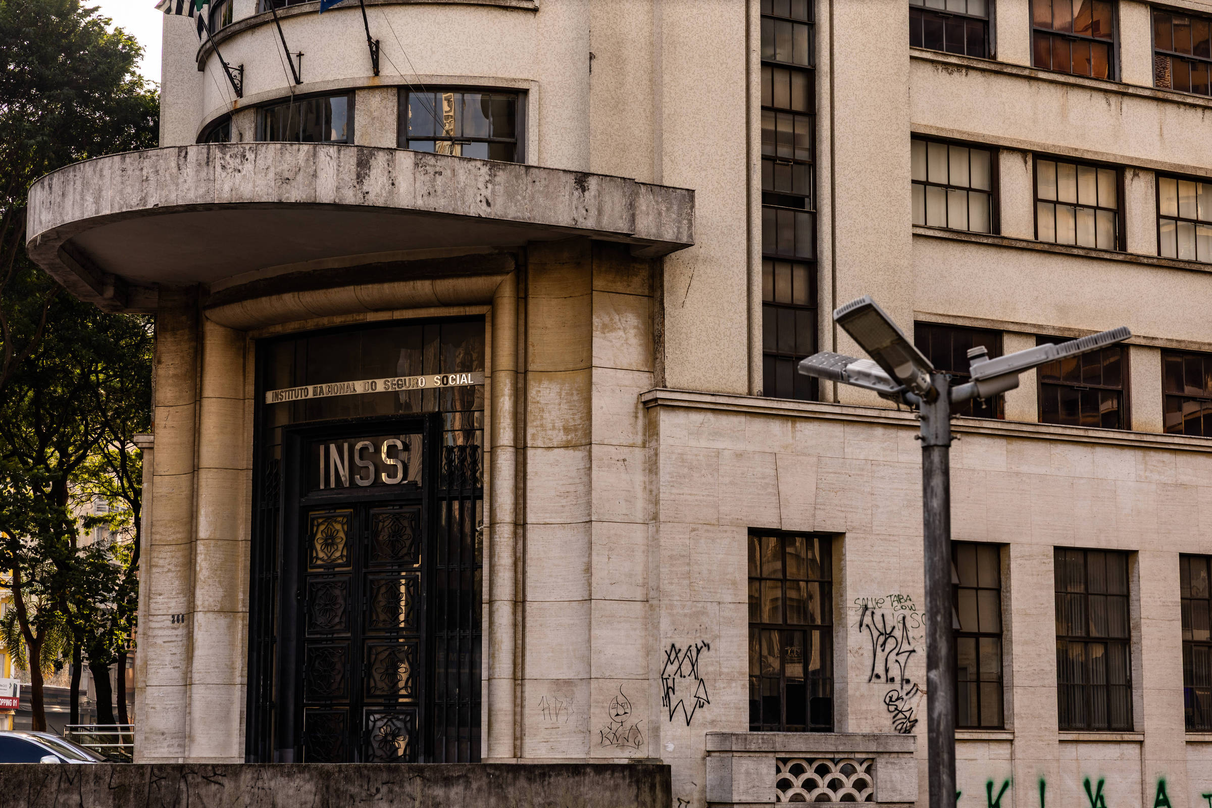 Justiça libera o pagamento de mais R$ 2,3 bi em atrasados do INSS; saiba consultar a lista