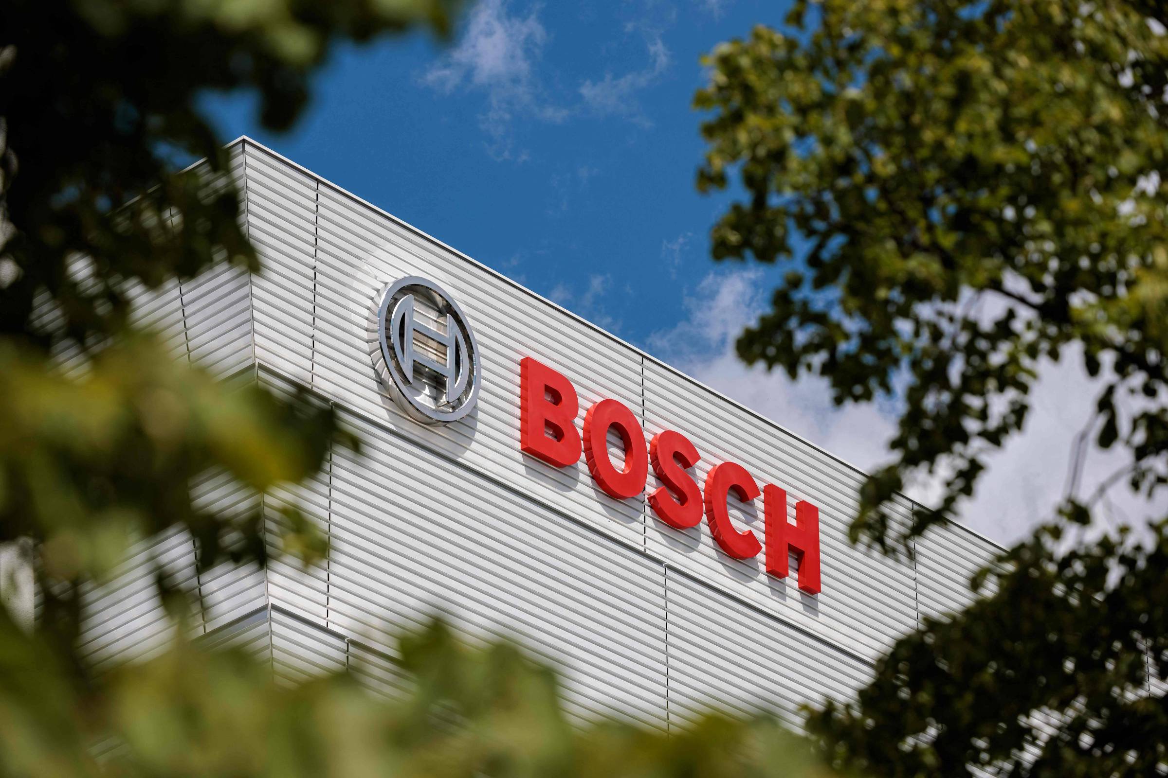 Bosch cortará 13 mil empregos enquanto a crise do setor automotivo se aprofunda na Alemanha