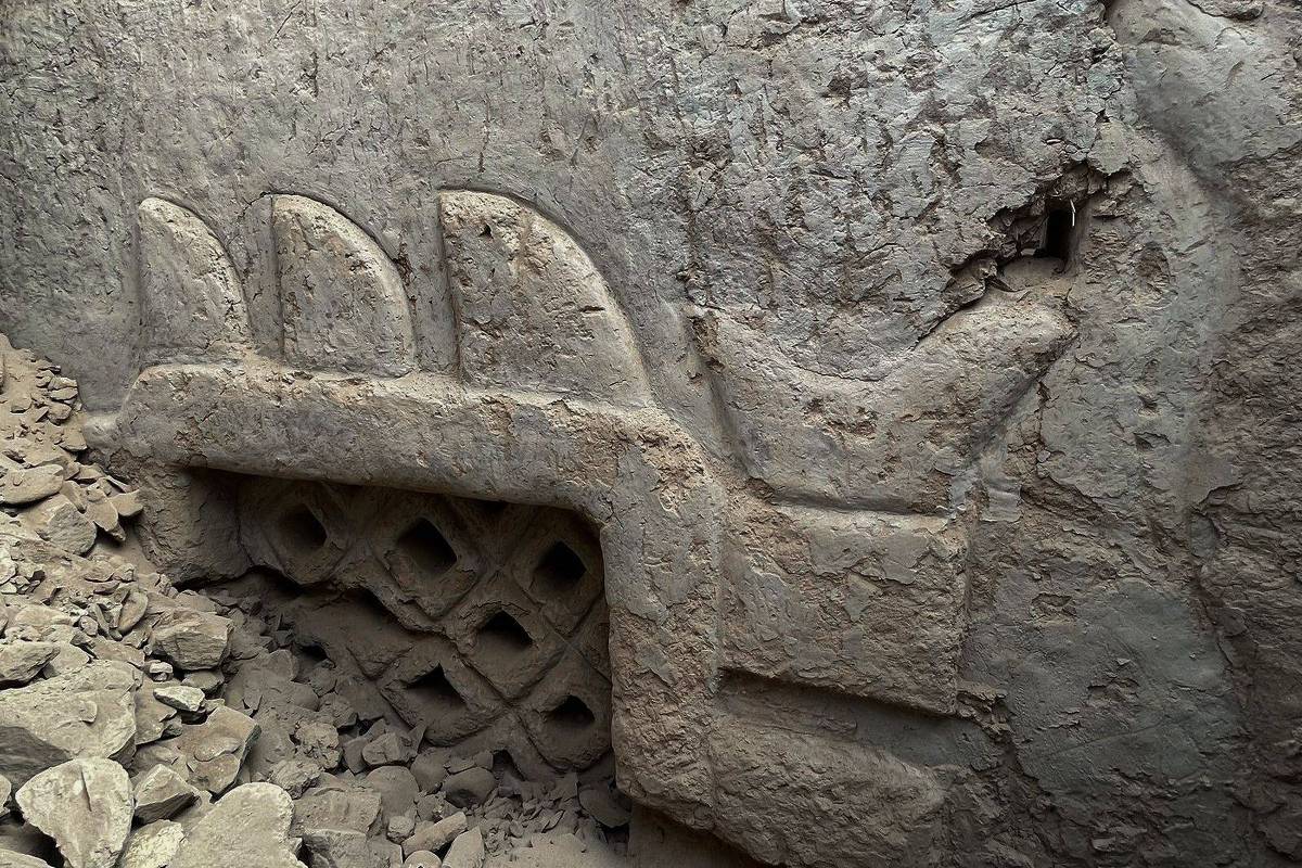 Arqueólogos descobrem no Peru mural pré-hispânico de mais de 3.000 anos