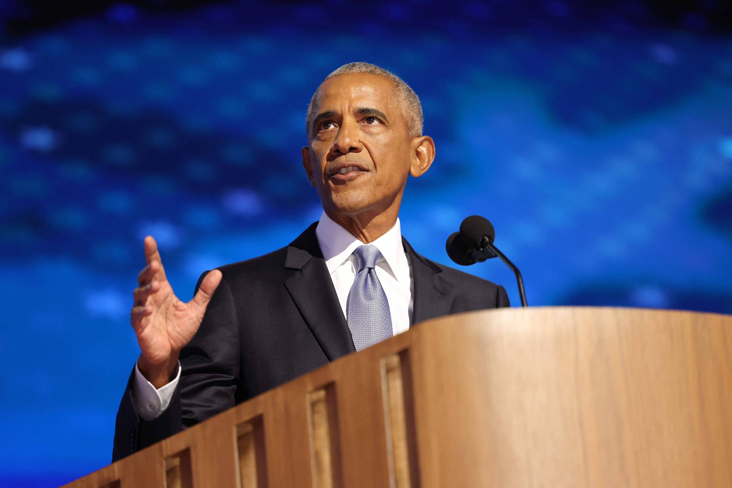 Obama reage a acusações de Trump e diz que elas são 'tentativa fraca de distração'