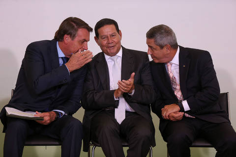 Se eu tivesse sido o candidato a vice, Bolsonaro não estaria nessa situação, diz Mourão
